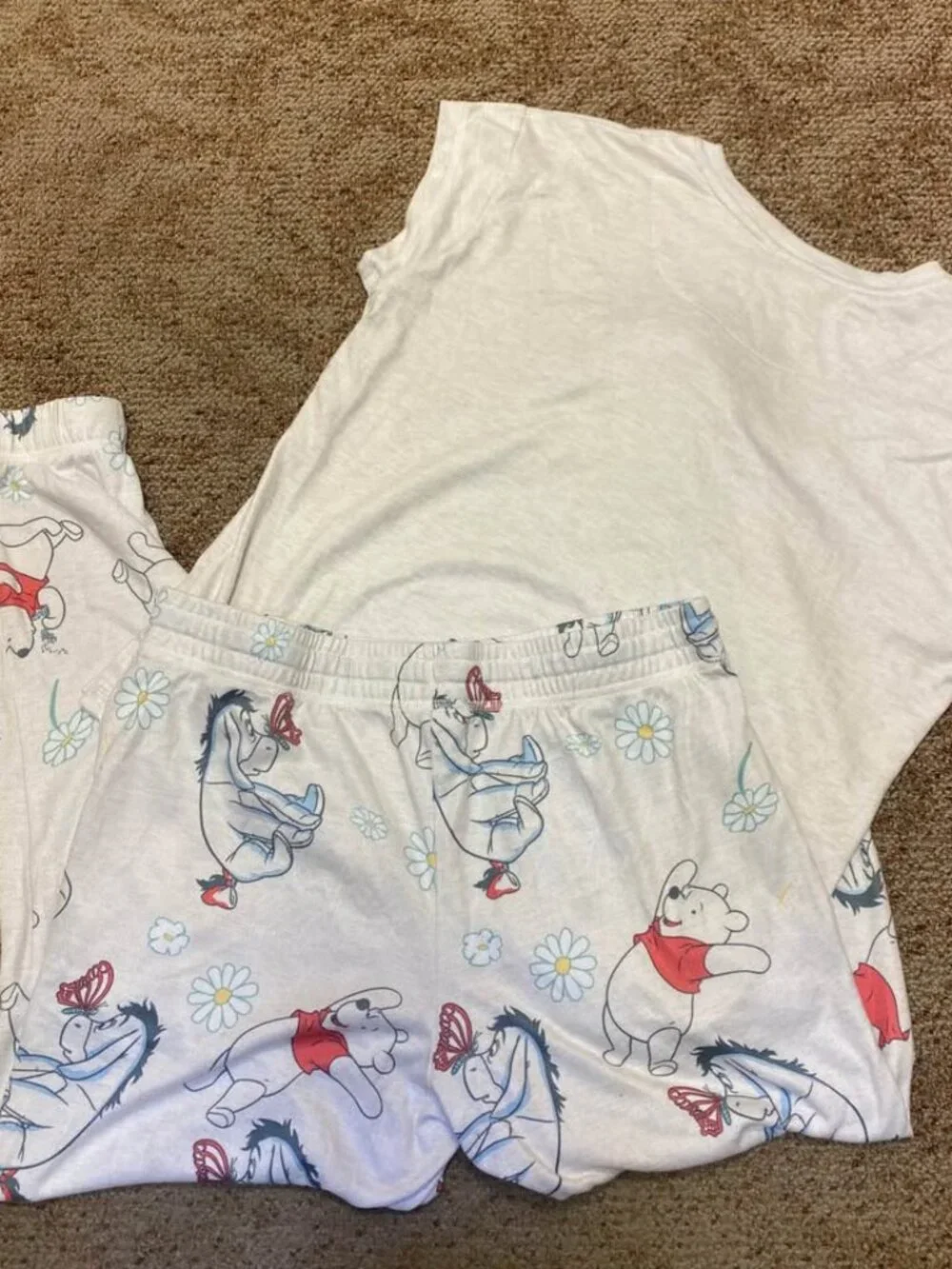Disney Winnie the Pooh & Eeyore Sleep Set Pajamas Daisies Capri Pants Size Mediu - Picture 4 of 4